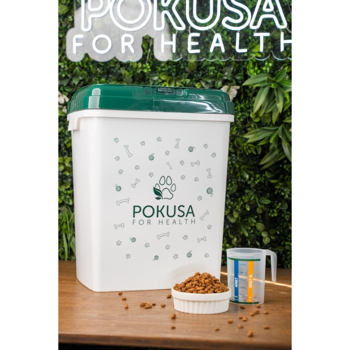 Futtertonne 15 Liter mit Messbecher für Tierfutter | Pokusa